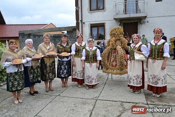 Zdjęcie w galerii na portalu naszraciborz.pl: Dożynki 2014. Chleb dla każdego w Krzyżanowicach wiadomości z regionu