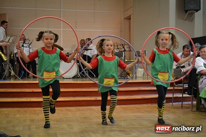 Zdjęcie w galerii na portalu naszraciborz.pl: Bawarczycy na festynie DFK w Tworkowie wiadomości z regionu