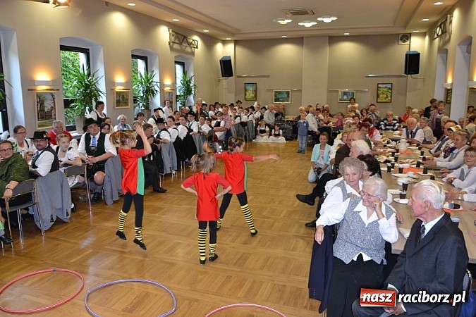 Zdjęcie w galerii na portalu naszraciborz.pl: Bawarczycy na festynie DFK w Tworkowie wiadomości z regionu
