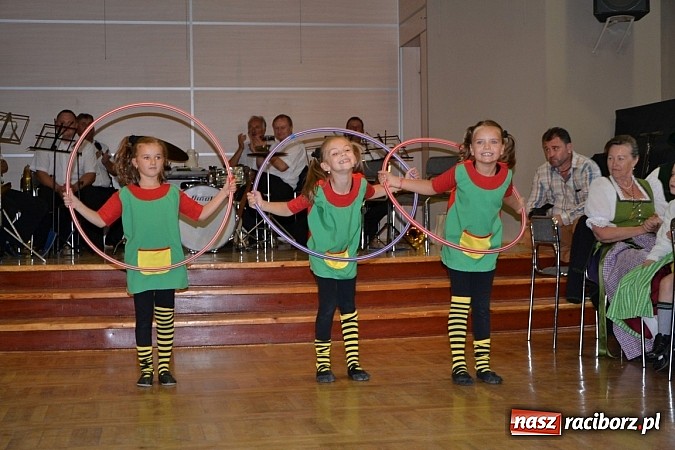 Zdjęcie w galerii na portalu naszraciborz.pl: Bawarczycy na festynie DFK w Tworkowie wiadomości z regionu