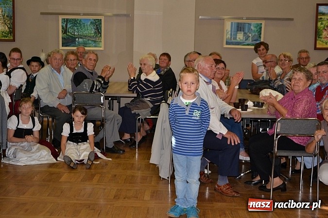 Zdjęcie w galerii na portalu naszraciborz.pl: Bawarczycy na festynie DFK w Tworkowie wiadomości z regionu