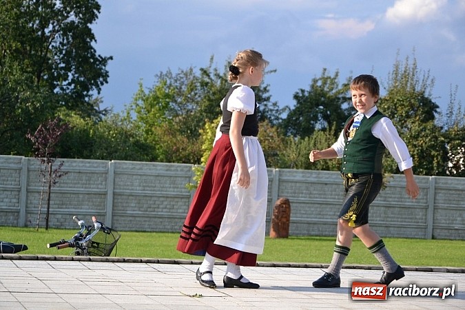 Zdjęcie w galerii na portalu naszraciborz.pl: Bawarczycy na festynie DFK w Tworkowie wiadomości z regionu