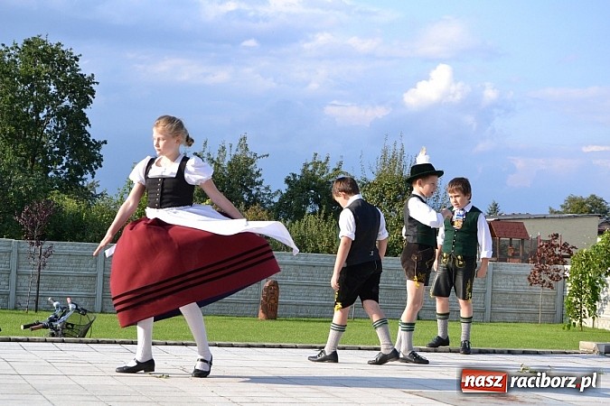 Zdjęcie w galerii na portalu naszraciborz.pl: Bawarczycy na festynie DFK w Tworkowie wiadomości z regionu