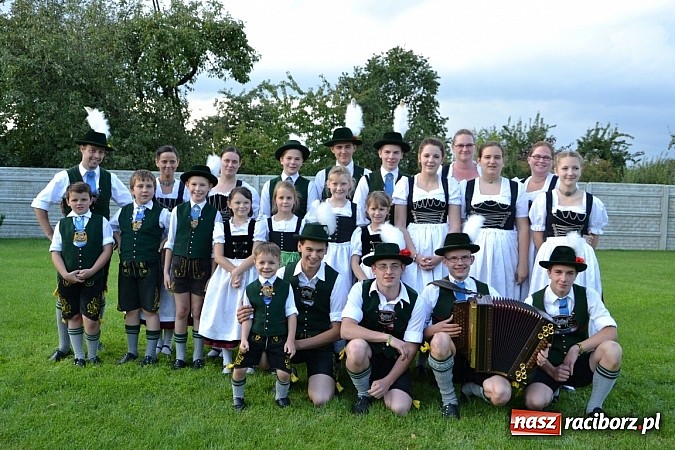 Zdjęcie w galerii na portalu naszraciborz.pl: Bawarczycy na festynie DFK w Tworkowie wiadomości z regionu