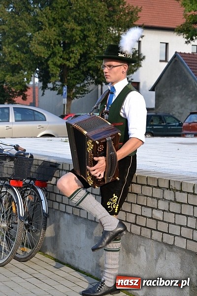 Zdjęcie w galerii na portalu naszraciborz.pl: Bawarczycy na festynie DFK w Tworkowie wiadomości z regionu