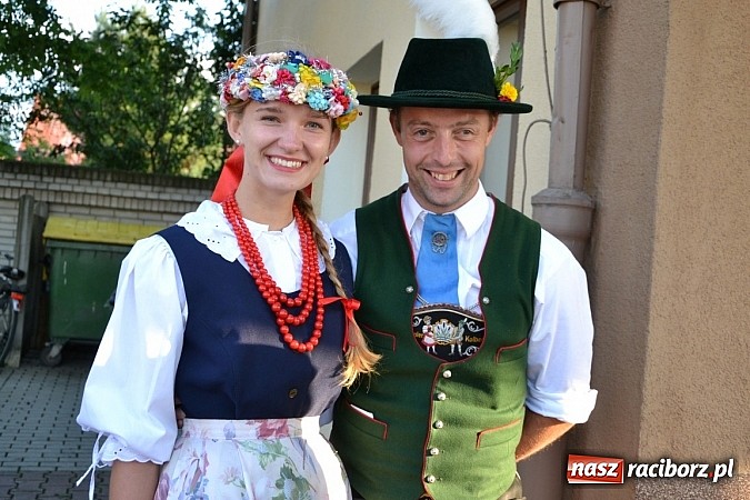 Zdjęcie w galerii na portalu naszraciborz.pl: Bawarczycy na festynie DFK w Tworkowie wiadomości z regionu