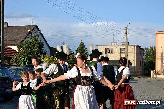Zdjęcie w galerii na portalu naszraciborz.pl: Bawarczycy na festynie DFK w Tworkowie wiadomości z regionu