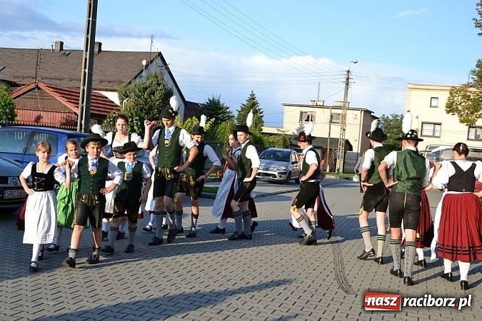 Zdjęcie w galerii na portalu naszraciborz.pl: Bawarczycy na festynie DFK w Tworkowie wiadomości z regionu
