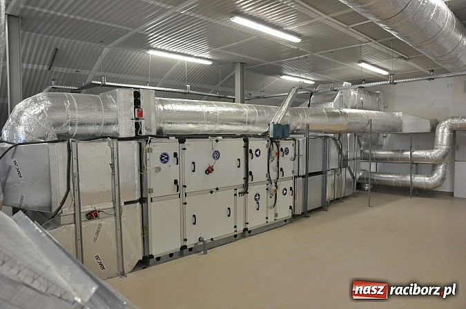 Zdjęcie w galerii na portalu naszraciborz.pl: Siatkarki UKS Krzanowice od dziś testują nową halę sportową. Zobacz jak wygląda wiadomości z regionu