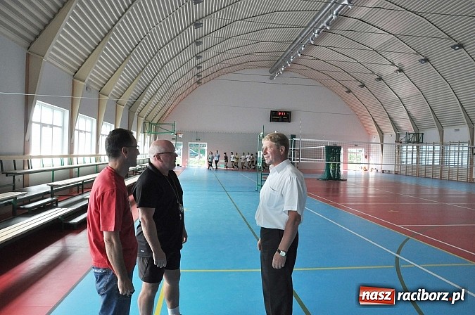 Zdjęcie w galerii na portalu naszraciborz.pl: Siatkarki UKS Krzanowice od dziś testują nową halę sportową. Zobacz jak wygląda wiadomości z regionu