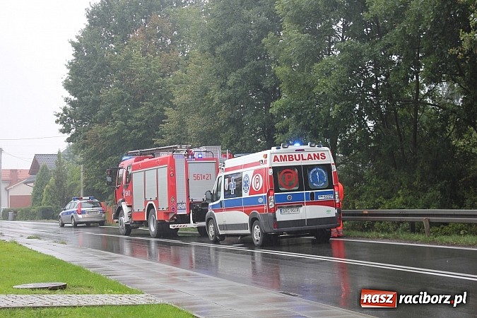 Zdjęcie w galerii na portalu naszraciborz.pl: Fiat wypadł z drogi na Brzeskiej! wiadomości z regionu