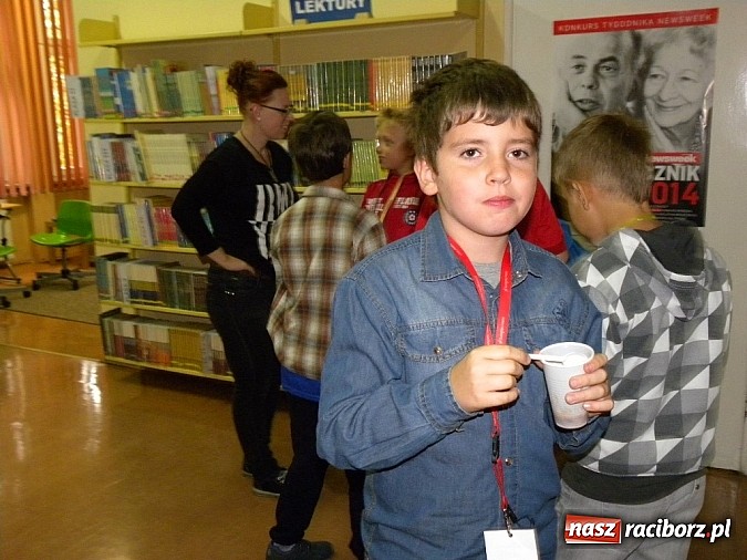 Zdjęcie w galerii na portalu naszraciborz.pl: W krainie zielonego złota, czyli kolejna podróż z biblioteką wiadomości z regionu