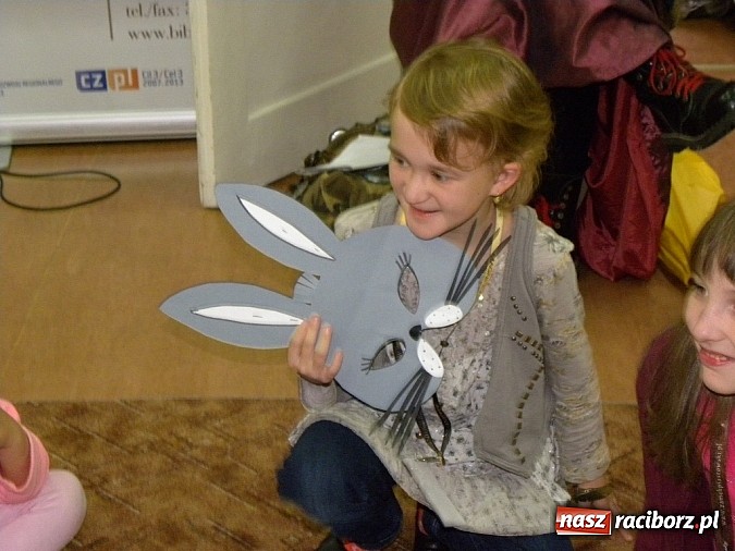 Zdjęcie w galerii na portalu naszraciborz.pl: W krainie zielonego złota, czyli kolejna podróż z biblioteką wiadomości z regionu