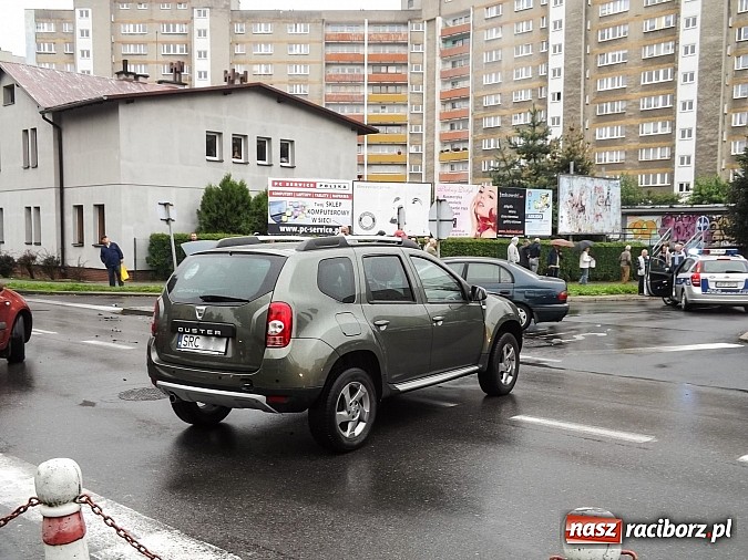 Zdjęcie w galerii na portalu naszraciborz.pl: Kraksa na skrzyżowaniu Katowickiej z Ocicką! wiadomości z regionu