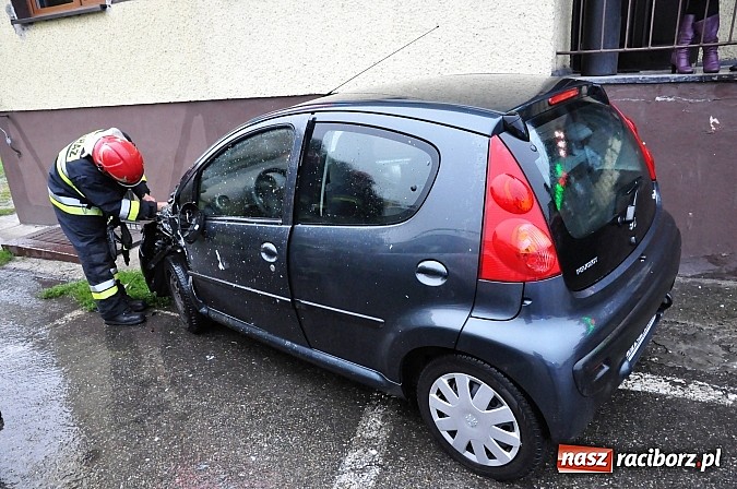 Zdjęcie w galerii na portalu naszraciborz.pl: Prawo serii! Zderzenie trzech aut w Rzuchowie wiadomości z regionu