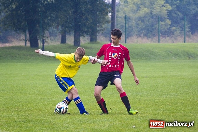 Zdjęcie w galerii na portalu naszraciborz.pl: Canarinhos z Krzanowic zremisowali z Syrynią wiadomości z regionu