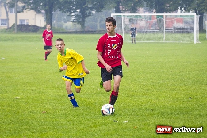 Zdjęcie w galerii na portalu naszraciborz.pl: Canarinhos z Krzanowic zremisowali z Syrynią wiadomości z regionu