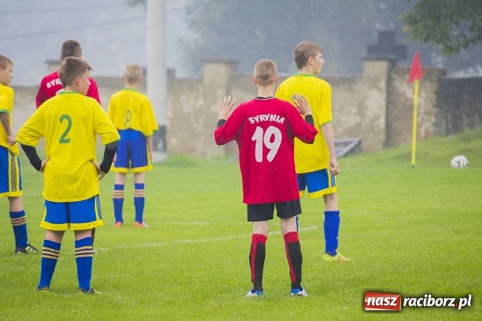 Zdjęcie w galerii na portalu naszraciborz.pl: Canarinhos z Krzanowic zremisowali z Syrynią wiadomości z regionu