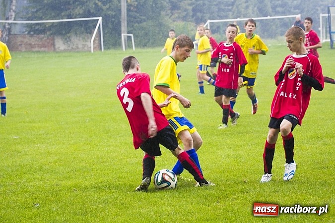 Zdjęcie w galerii na portalu naszraciborz.pl: Canarinhos z Krzanowic zremisowali z Syrynią wiadomości z regionu