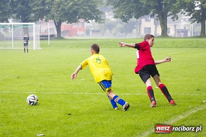 Zdjęcie w galerii na portalu naszraciborz.pl: Canarinhos z Krzanowic zremisowali z Syrynią wiadomości z regionu