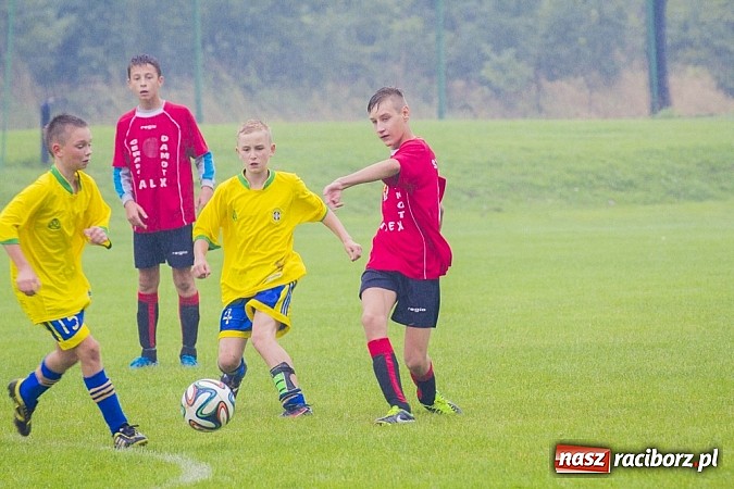 Zdjęcie w galerii na portalu naszraciborz.pl: Canarinhos z Krzanowic zremisowali z Syrynią wiadomości z regionu