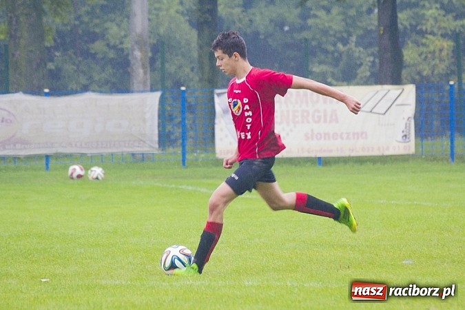 Zdjęcie w galerii na portalu naszraciborz.pl: Canarinhos z Krzanowic zremisowali z Syrynią wiadomości z regionu