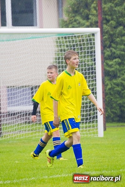 Zdjęcie w galerii na portalu naszraciborz.pl: Canarinhos z Krzanowic zremisowali z Syrynią wiadomości z regionu