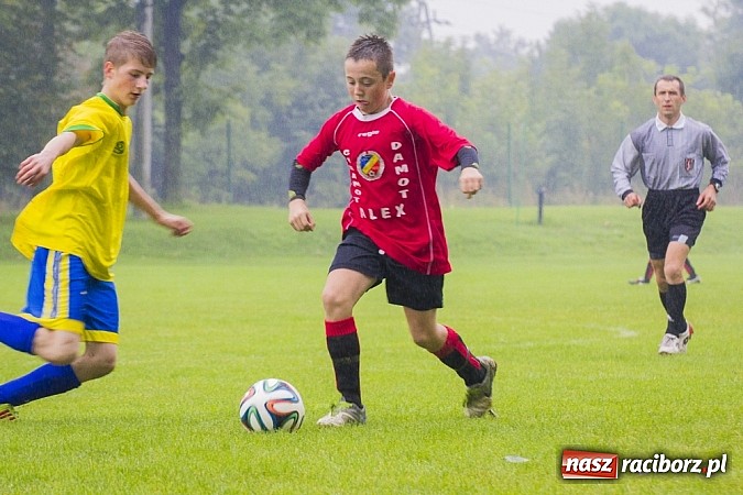 Zdjęcie w galerii na portalu naszraciborz.pl: Canarinhos z Krzanowic zremisowali z Syrynią wiadomości z regionu