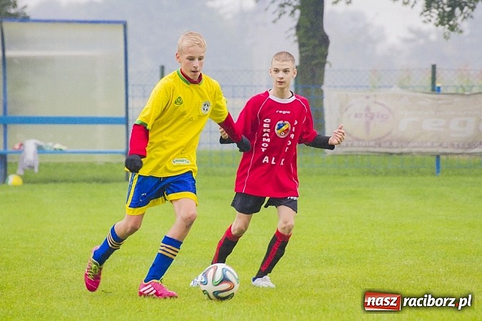 Zdjęcie w galerii na portalu naszraciborz.pl: Canarinhos z Krzanowic zremisowali z Syrynią wiadomości z regionu