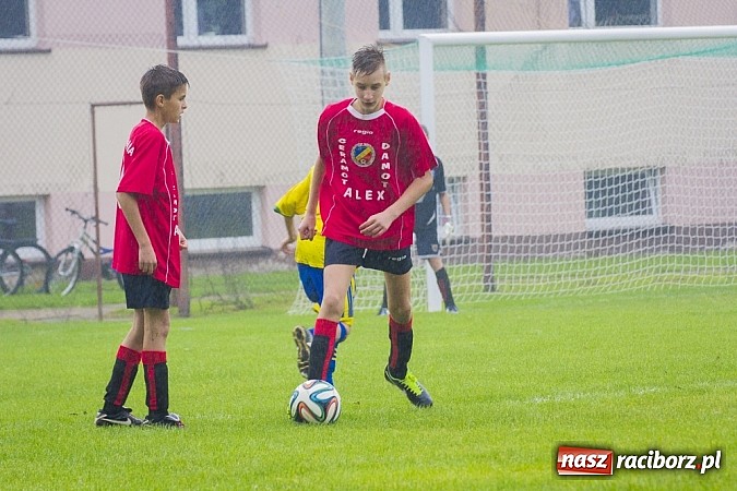 Zdjęcie w galerii na portalu naszraciborz.pl: Canarinhos z Krzanowic zremisowali z Syrynią wiadomości z regionu
