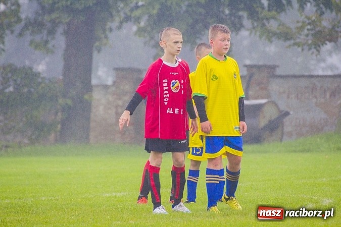 Zdjęcie w galerii na portalu naszraciborz.pl: Canarinhos z Krzanowic zremisowali z Syrynią wiadomości z regionu