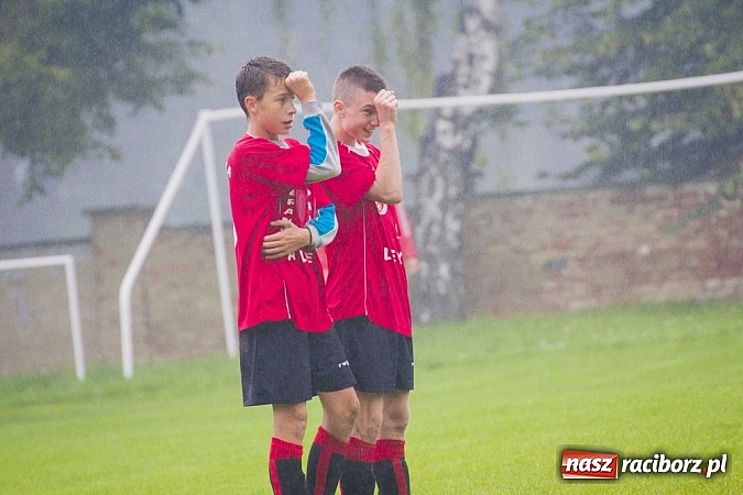 Zdjęcie w galerii na portalu naszraciborz.pl: Canarinhos z Krzanowic zremisowali z Syrynią wiadomości z regionu