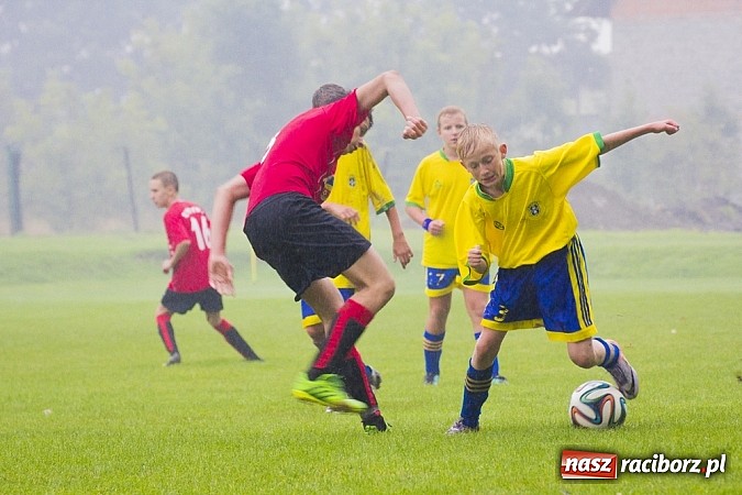 Zdjęcie w galerii na portalu naszraciborz.pl: Canarinhos z Krzanowic zremisowali z Syrynią wiadomości z regionu