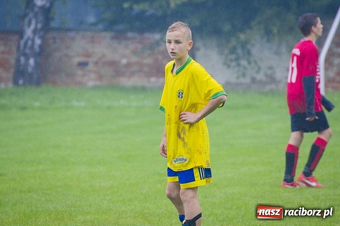 Zdjęcie w galerii na portalu naszraciborz.pl: Canarinhos z Krzanowic zremisowali z Syrynią wiadomości z regionu