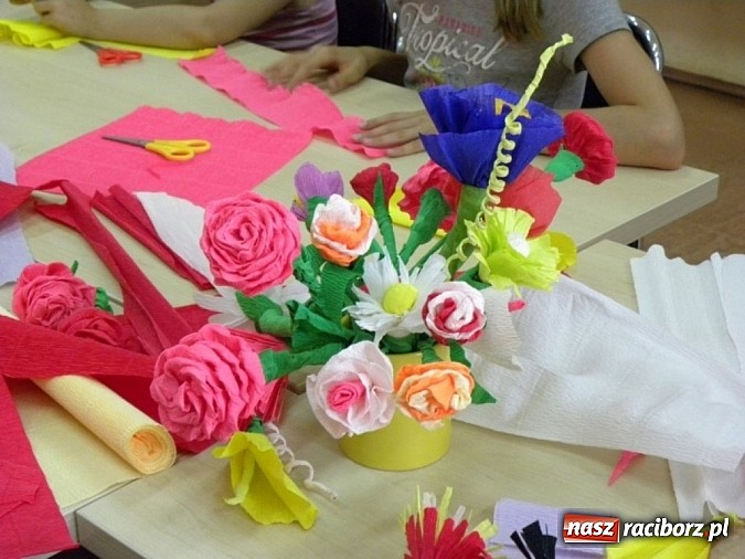 Zdjęcie w galerii na portalu naszraciborz.pl: Filc, krepina i quilling, czyli Mała Akademia Sztuki na wakacjach wiadomości z regionu