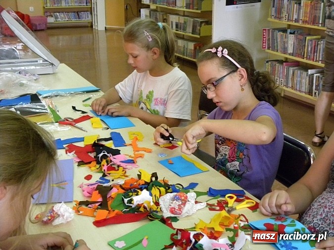 Zdjęcie w galerii na portalu naszraciborz.pl: Filc, krepina i quilling, czyli Mała Akademia Sztuki na wakacjach wiadomości z regionu