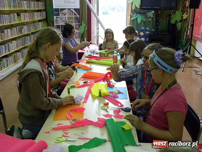 Zdjęcie w galerii na portalu naszraciborz.pl: Filc, krepina i quilling, czyli Mała Akademia Sztuki na wakacjach wiadomości z regionu