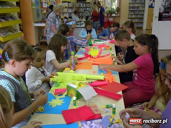 Zdjęcie w galerii na portalu naszraciborz.pl: Filc, krepina i quilling, czyli Mała Akademia Sztuki na wakacjach wiadomości z regionu