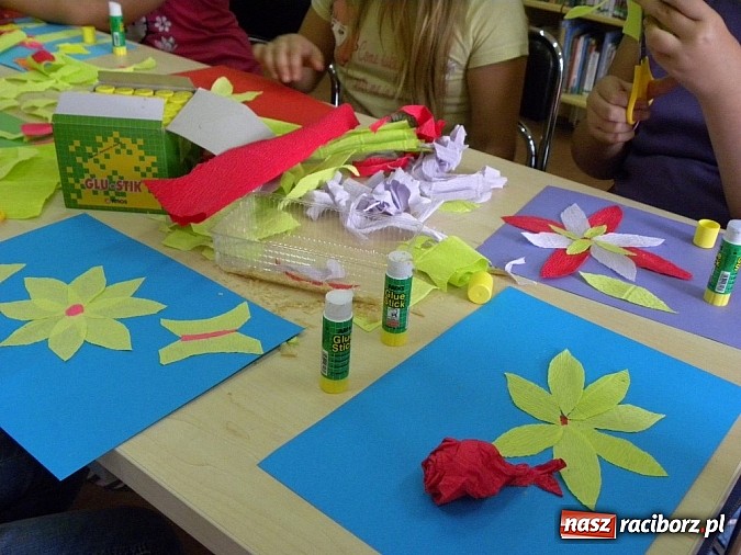 Zdjęcie w galerii na portalu naszraciborz.pl: Filc, krepina i quilling, czyli Mała Akademia Sztuki na wakacjach wiadomości z regionu