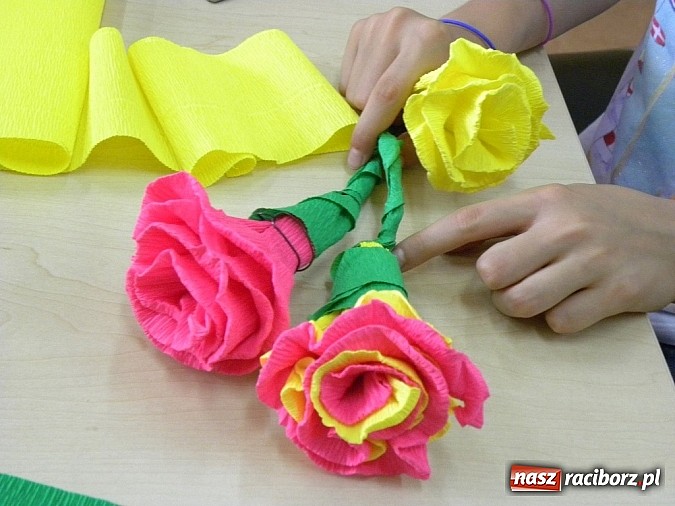 Zdjęcie w galerii na portalu naszraciborz.pl: Filc, krepina i quilling, czyli Mała Akademia Sztuki na wakacjach wiadomości z regionu