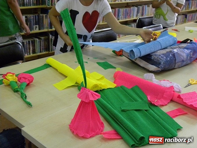 Zdjęcie w galerii na portalu naszraciborz.pl: Filc, krepina i quilling, czyli Mała Akademia Sztuki na wakacjach wiadomości z regionu