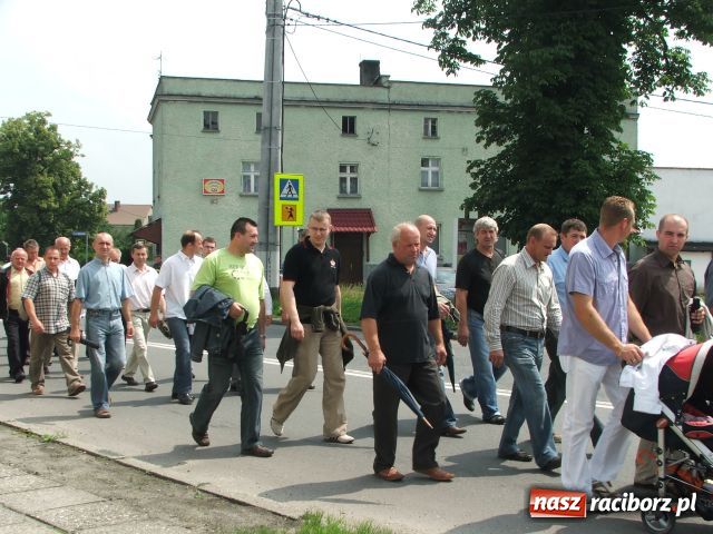 Zdjęcie w galerii na portalu naszraciborz.pl: Pielgrzymowali z Bieńkowic do Raciborza wiadomości z regionu
