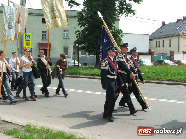 Zdjęcie w galerii na portalu naszraciborz.pl: Pielgrzymowali z Bieńkowic do Raciborza wiadomości z regionu