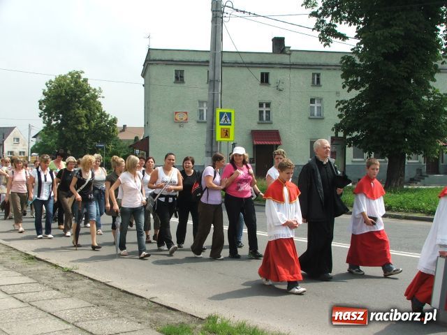 Zdjęcie w galerii na portalu naszraciborz.pl: Pielgrzymowali z Bieńkowic do Raciborza wiadomości z regionu
