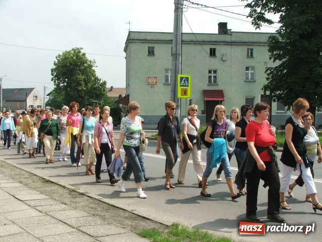 Zdjęcie w galerii na portalu naszraciborz.pl: Pielgrzymowali z Bieńkowic do Raciborza wiadomości z regionu