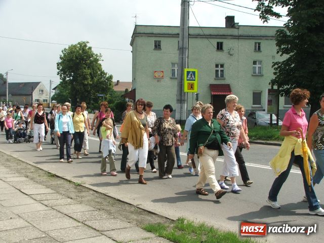 Zdjęcie w galerii na portalu naszraciborz.pl: Pielgrzymowali z Bieńkowic do Raciborza wiadomości z regionu