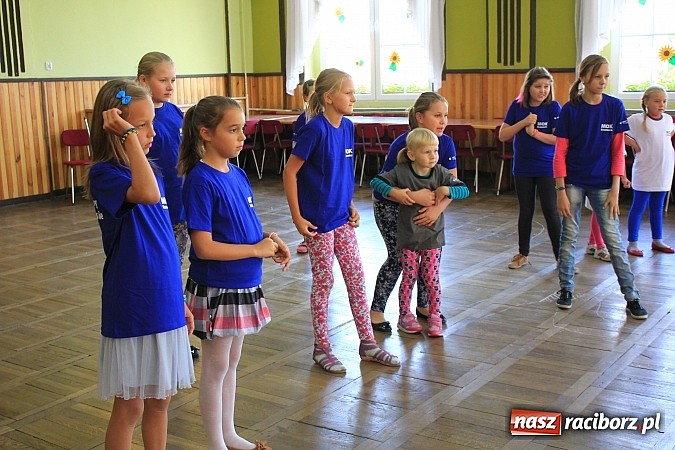 Zdjęcie w galerii na portalu naszraciborz.pl: To była zabawa! Zapomniane gry i zabawy przypomniano w Domu Kultury w Borucinie wiadomości z regionu