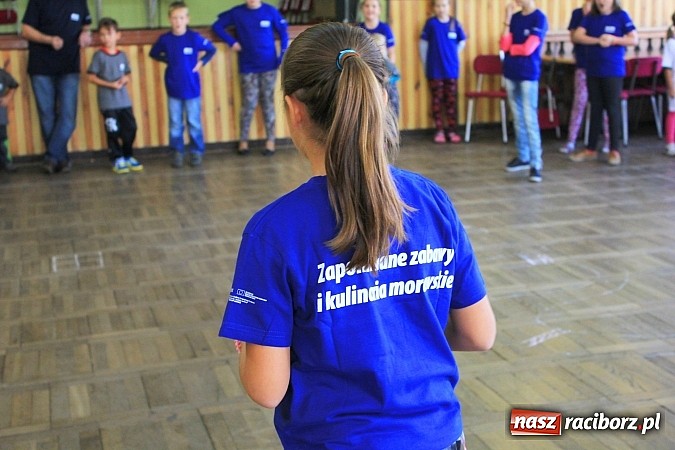 Zdjęcie w galerii na portalu naszraciborz.pl: To była zabawa! Zapomniane gry i zabawy przypomniano w Domu Kultury w Borucinie wiadomości z regionu