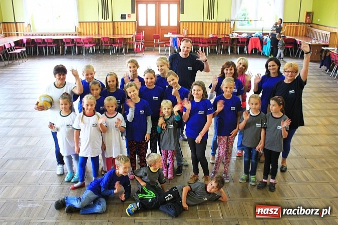 Zdjęcie w galerii na portalu naszraciborz.pl: To była zabawa! Zapomniane gry i zabawy przypomniano w Domu Kultury w Borucinie wiadomości z regionu