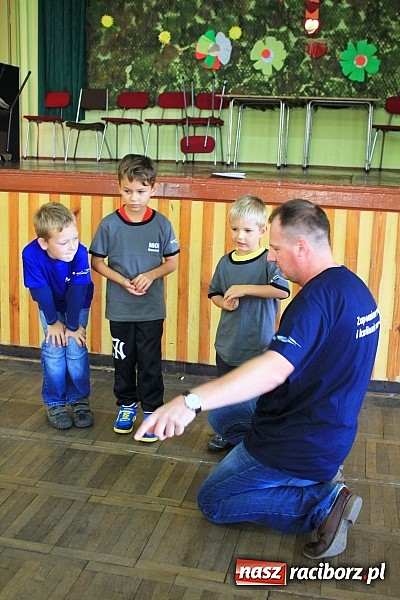 Zdjęcie w galerii na portalu naszraciborz.pl: To była zabawa! Zapomniane gry i zabawy przypomniano w Domu Kultury w Borucinie wiadomości z regionu